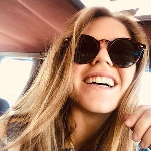 Meet your Posher, Hope